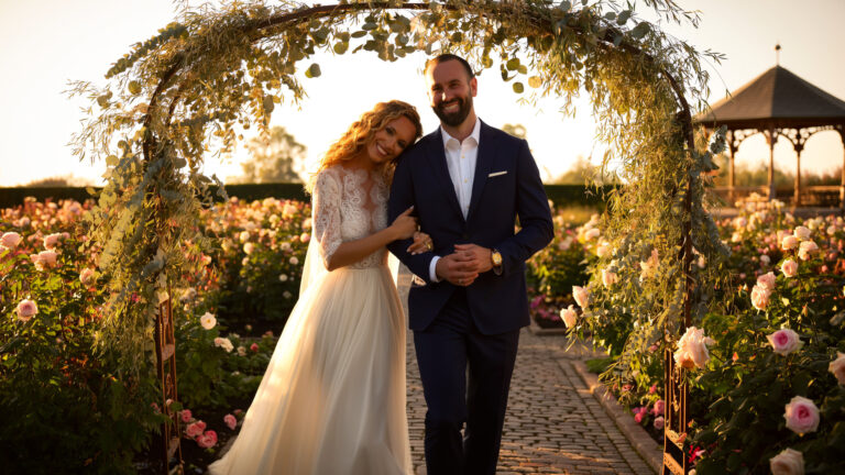 20+ Cutest Wedding Couple Pose Ideas